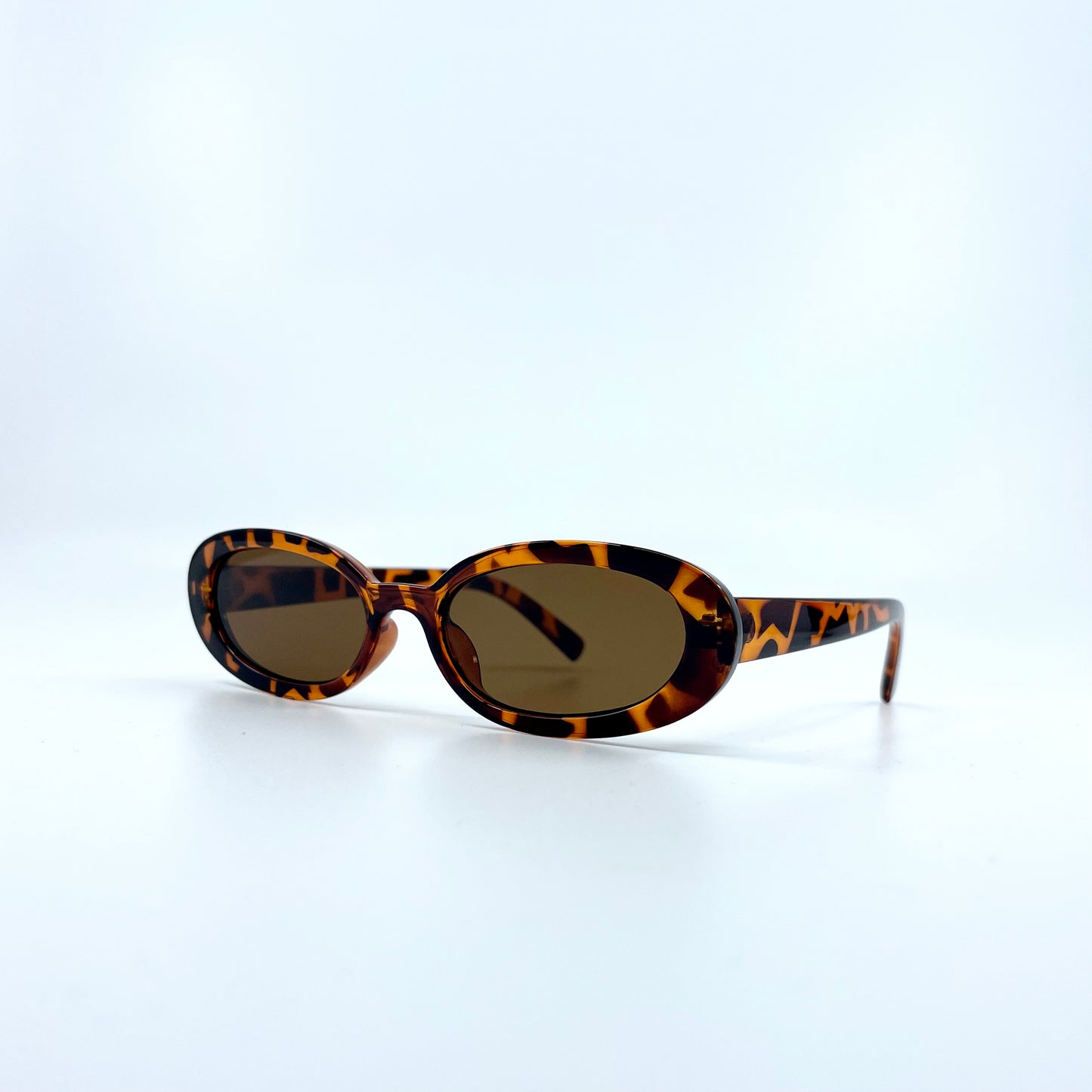 “Downtown” Oval Sunglasses