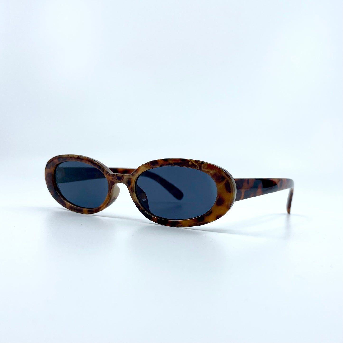 “Downtown” Oval Sunglasses